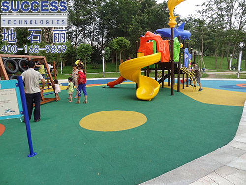 广州地石丽增城儿童公园透水地坪施工图片