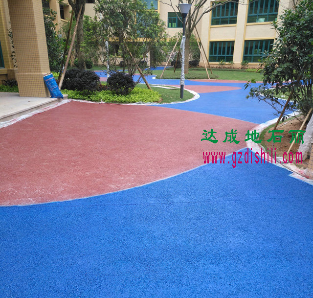 广东幼儿园透水地坪材料施工，幼儿园透水混凝土材料铺装