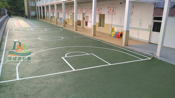 岭南学院幼儿园生态透水混凝土铺装