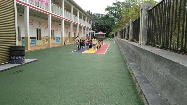 校园变成了海绵学校,学生成了‘海绵宝宝’